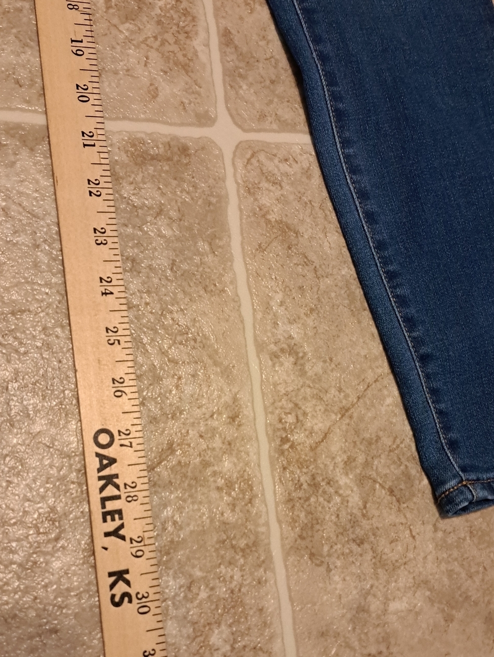a.n.a High-Rise Dark Wash Skinny Jeans - Women. Size 12 Tall. - Picture 9 of 12